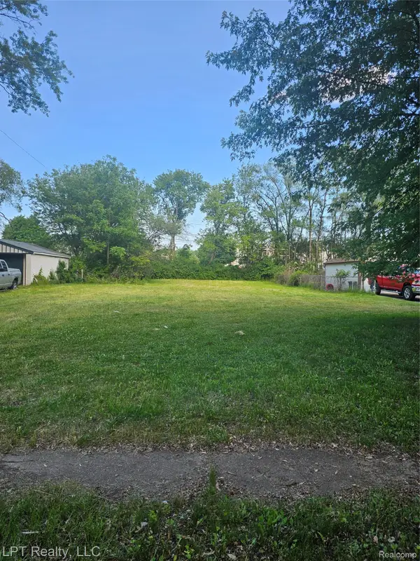 15440 Woodbine, Redford, MI 48239