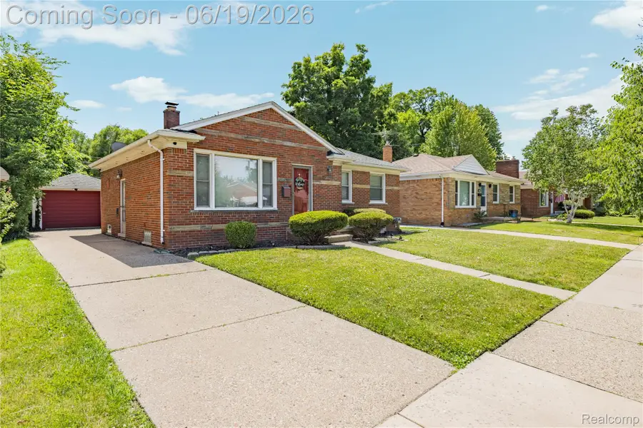 20300 Sunnyside Street, Saint Clair Shores, MI 48080 - #3