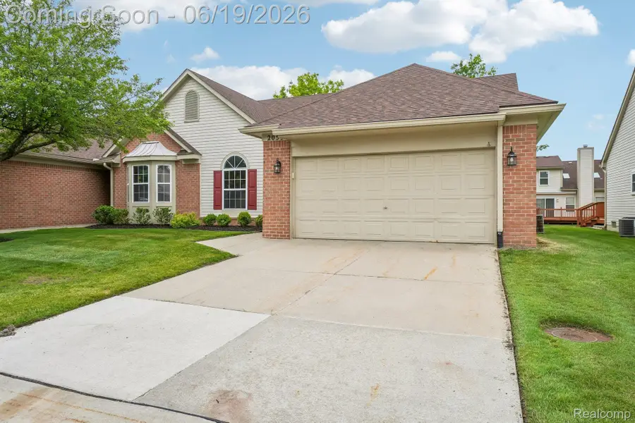 2053 Maplehurst Drive, Commerce Township, MI 48390 - #2