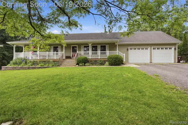 5739 Suntar Valley Drive, Fowlerville, MI 48836