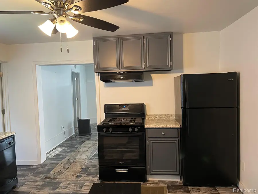 7556 Miller Road, Swartz Creek, MI 48473 - #2