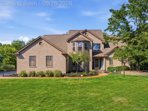 4974 Menominee Lane, Clarkston, MI 48348