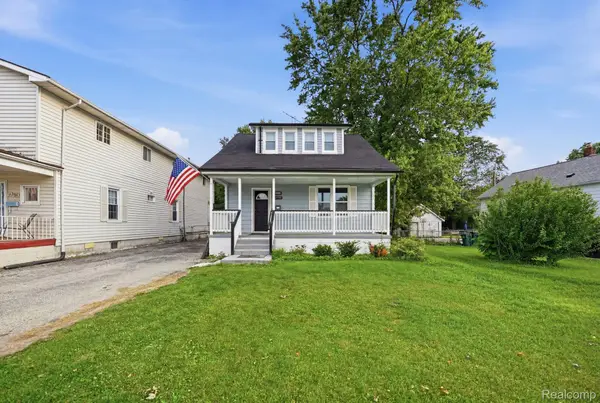 21902 Ridgeway Street, StClairShores, MI 48080