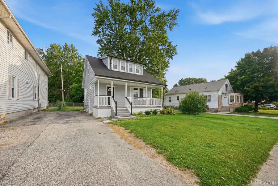 21902 Ridgeway Street, Saint Clair Shores, MI 48080 - #3