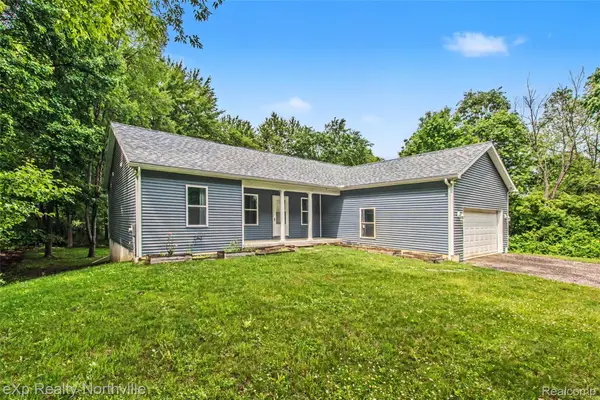 1765 Parker Road, Holly, MI 48442