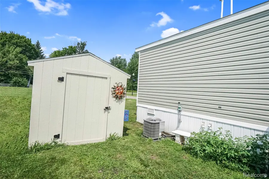 56 Arizona, Belleville, MI 48111 - #2