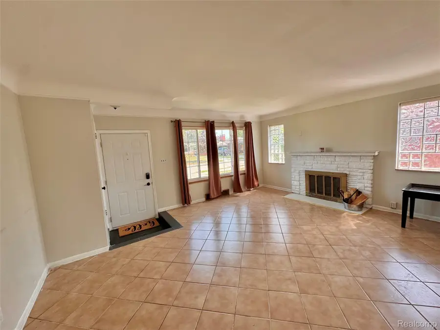 21218 Benjamin Street, Saint Clair Shores, MI 48081 - #3