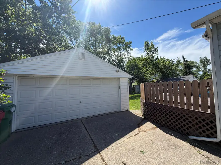 22058 Tuscany Avenue, Eastpointe, MI 48021 - #3