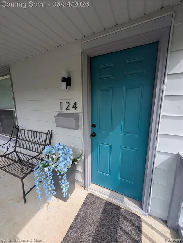 124 Henry Clay Avenue, Pontiac, MI 48341