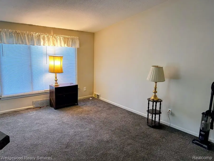 1659 Cynthia Avenue, Madison Heights, MI 48071 - #2