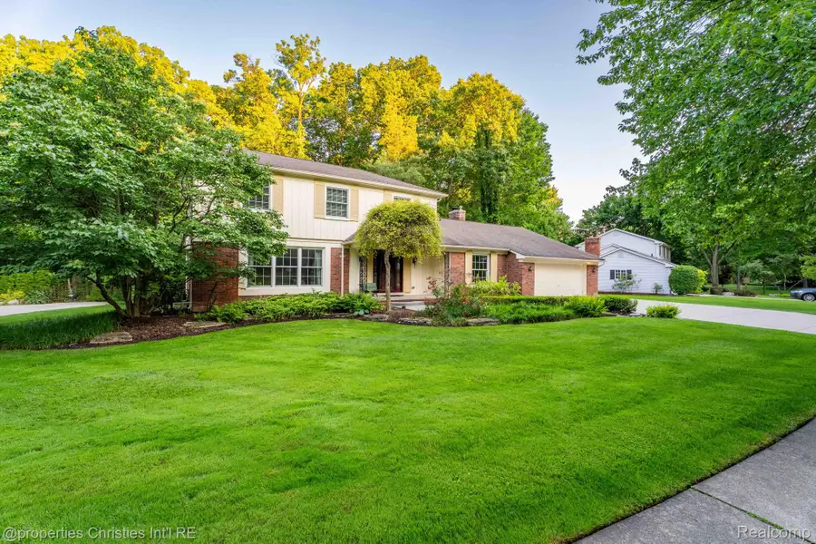 2593 Hounds Chase Drive, Troy, MI 48098 - #2