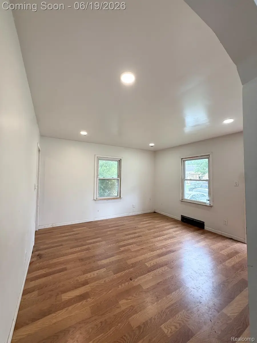 9536 Plainview Avenue, Detroit, MI 48228 - #3
