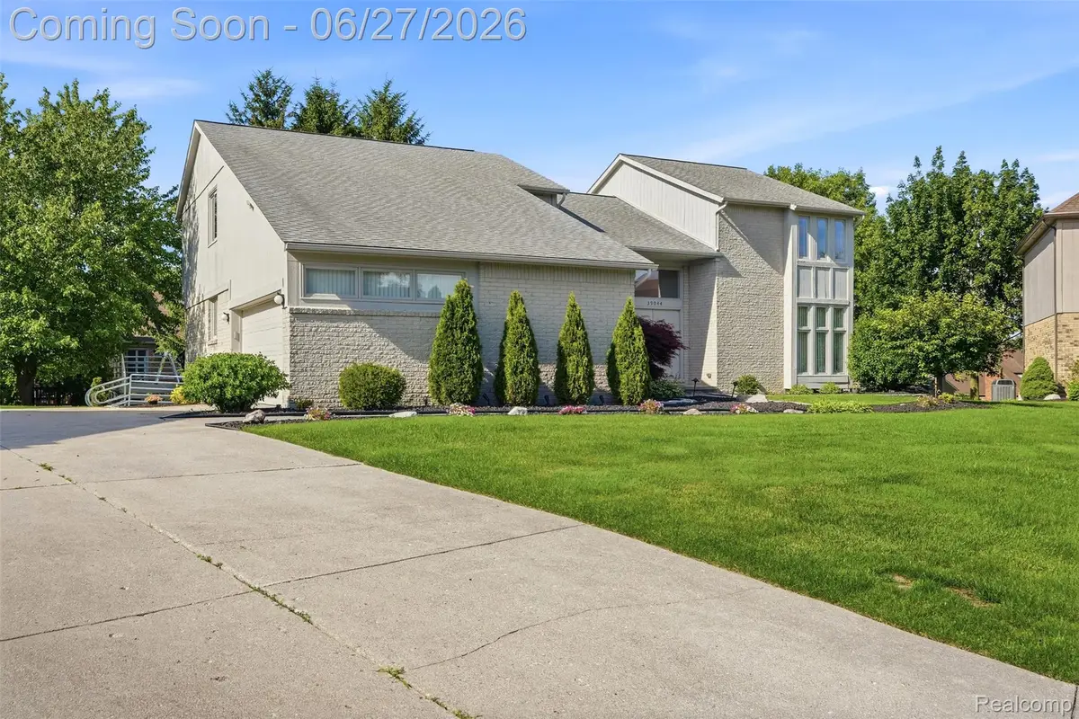 39044 Wilton Court, Farmington Hills, MI 48331 - #1