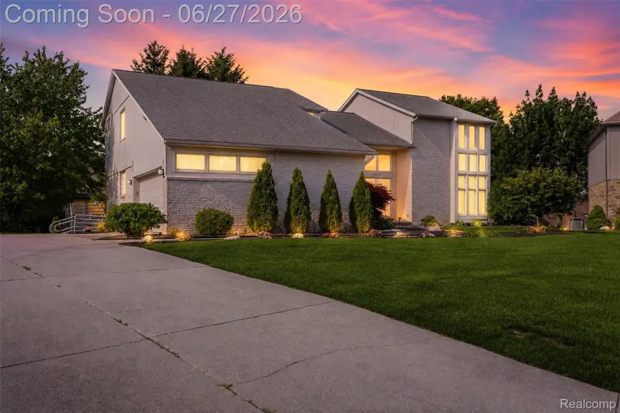 39044 Wilton Court, Farmington Hills, MI 48331 - #2
