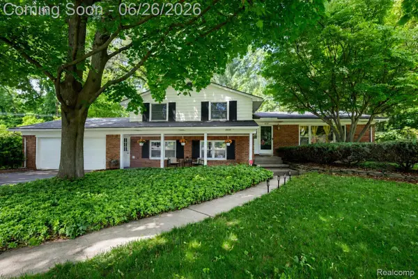 6826 Spruce Drive, BloomfieldHills, MI 48301