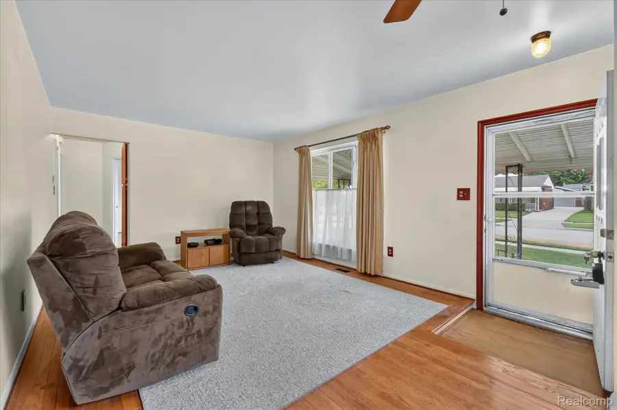 31431 Northwood Drive, Fraser, MI 48026 - #3