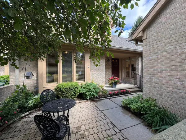 1213 Autumn Drive #108, Troy, MI 48098
