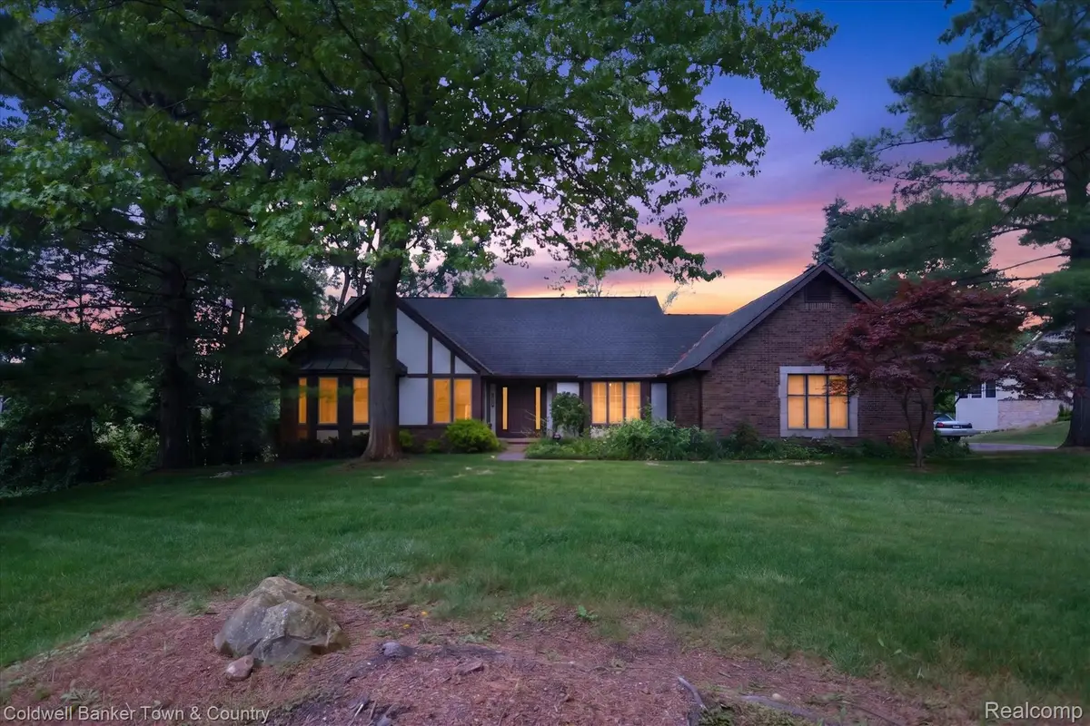 6656 Snowshoe Lane, Brighton, MI 48116 - #1