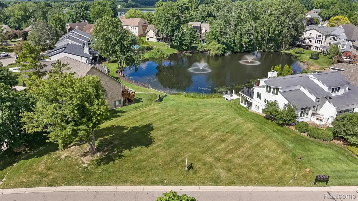 1062 Forest Bay Drive, Waterford, MI 48328 - #1