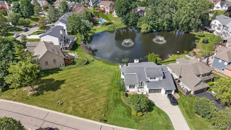 1062 Forest Bay Drive, Waterford, MI 48328 - #2