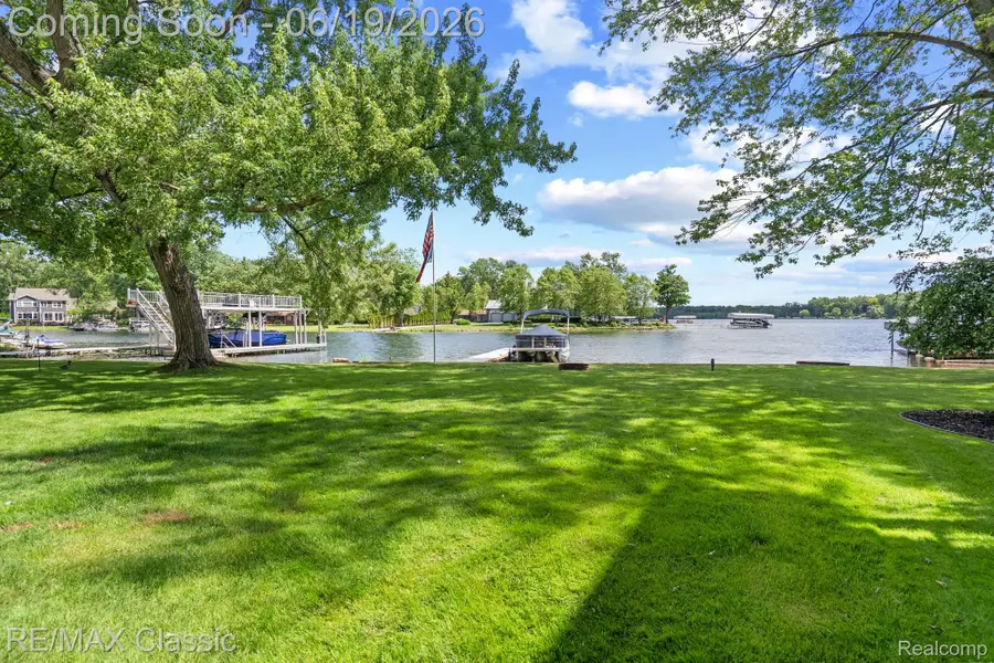 5286 Edgelake Drive, Pinckney, MI 48169 - #2