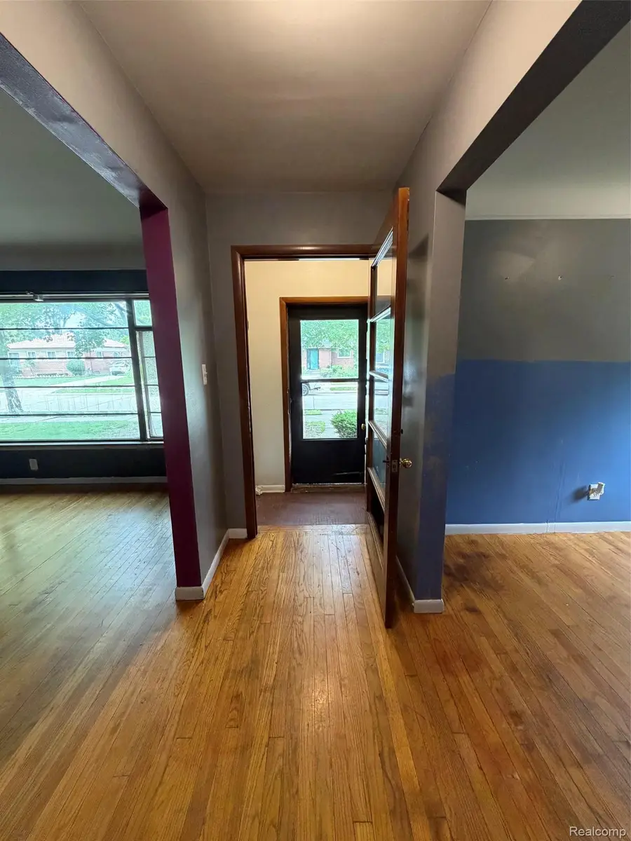 23750 Wildwood Street, Oak Park, MI 48237 - #3