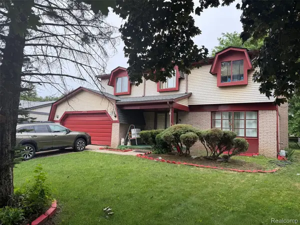 29538 E Nottingham Circle, Warren, MI 48092