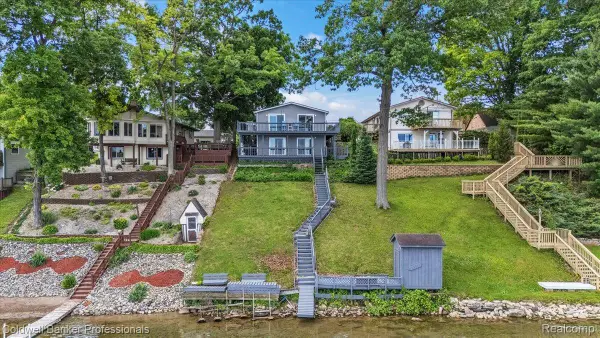 3782 S Shore Drive, Lapeer, MI 48446