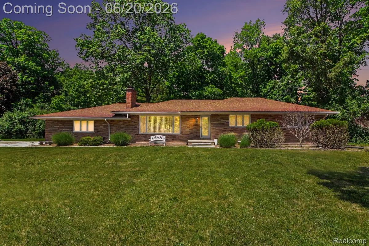 27682 Wellington Street, Farmington Hills, MI 48334 - #1