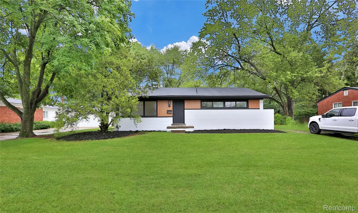 36720 N Schafer Street, Clinton Township, MI 48035 - #1