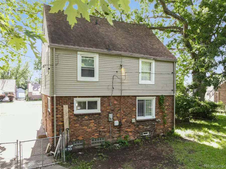 18746 Glenhurst Street, Detroit, MI 48219 - #3