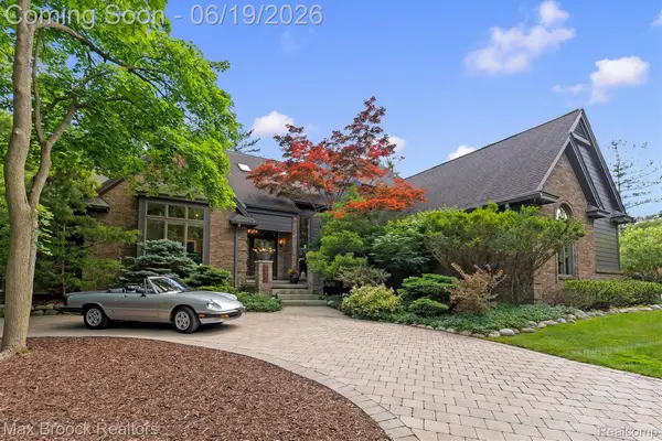 40360 Harmony Lane, Northville, MI 48167