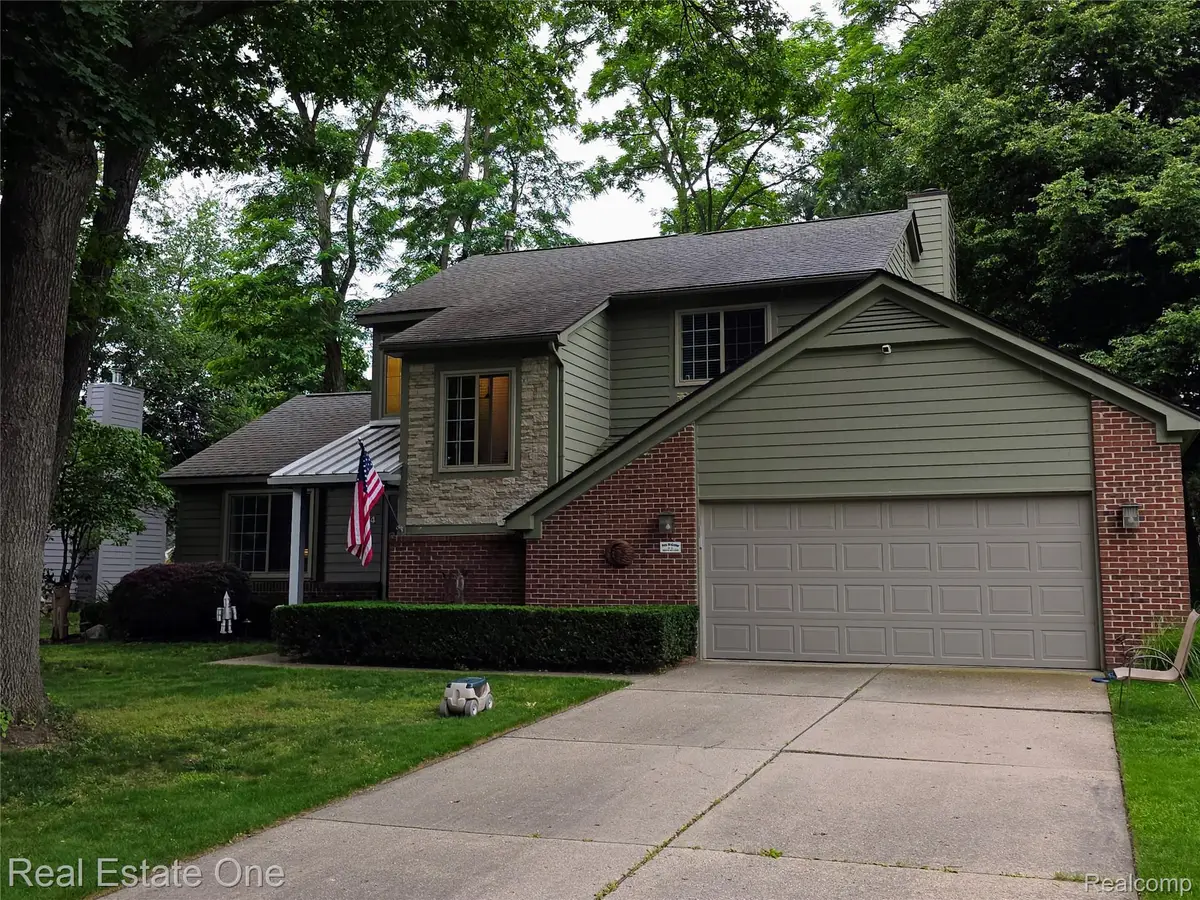1574 Cardinal Ridge, West Bloomfield, MI 48324 - #1
