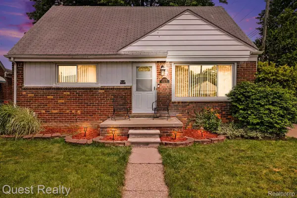 25074 Waldorf Street, Roseville, MI 48066