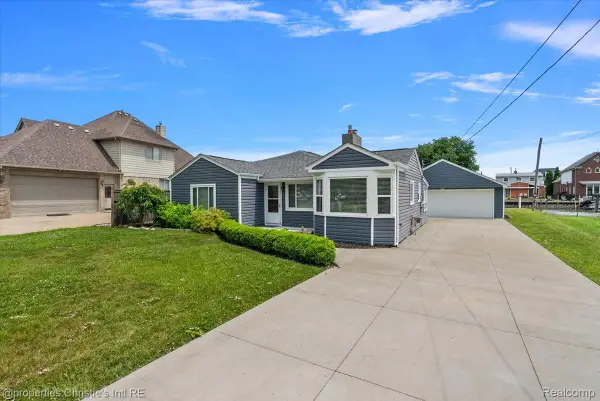 37510 Lakeville Street, HarrisonTownship, MI 48045