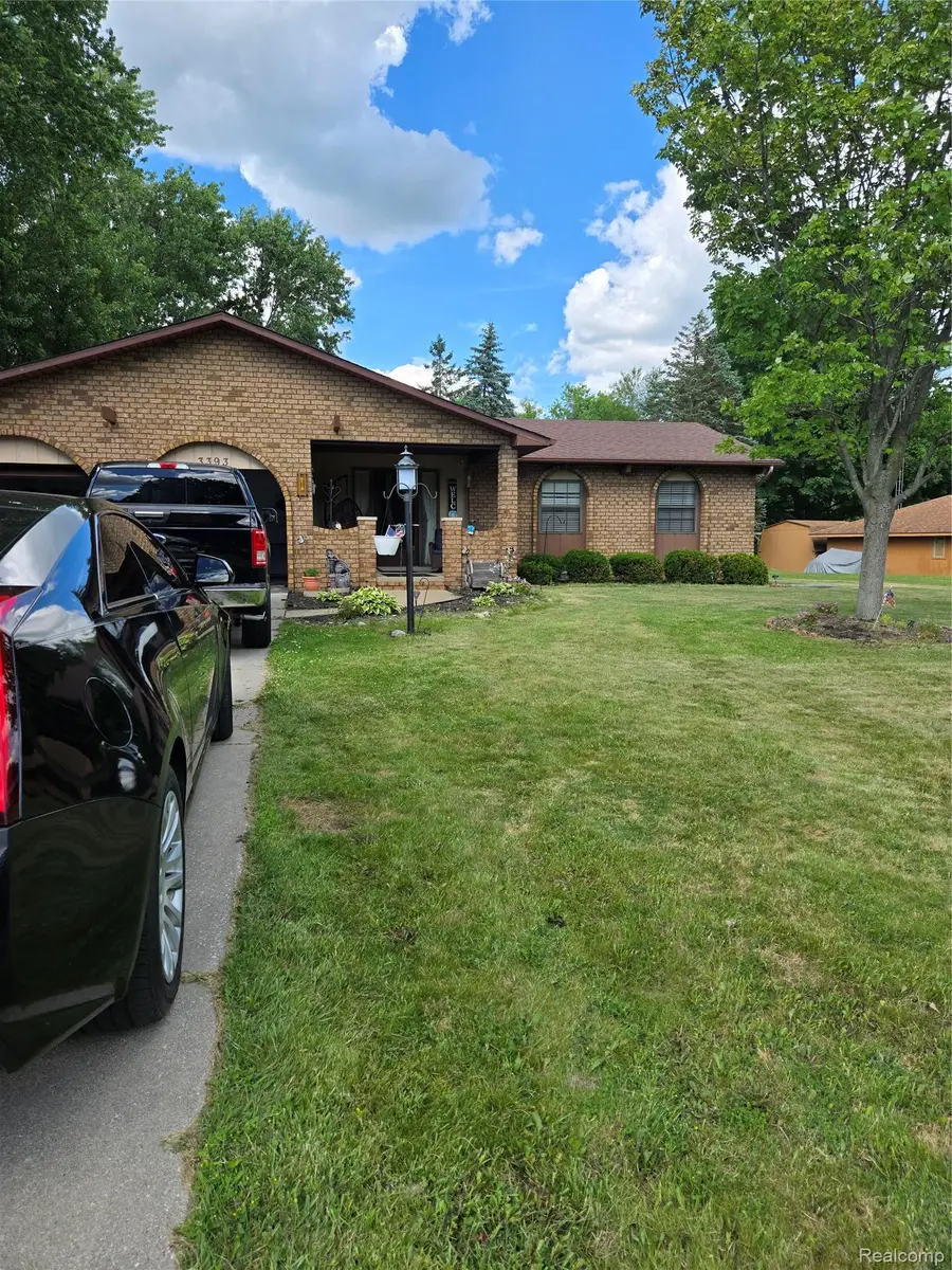 3393 Brenthill Drive, Grand Blanc, MI 48439 - #2
