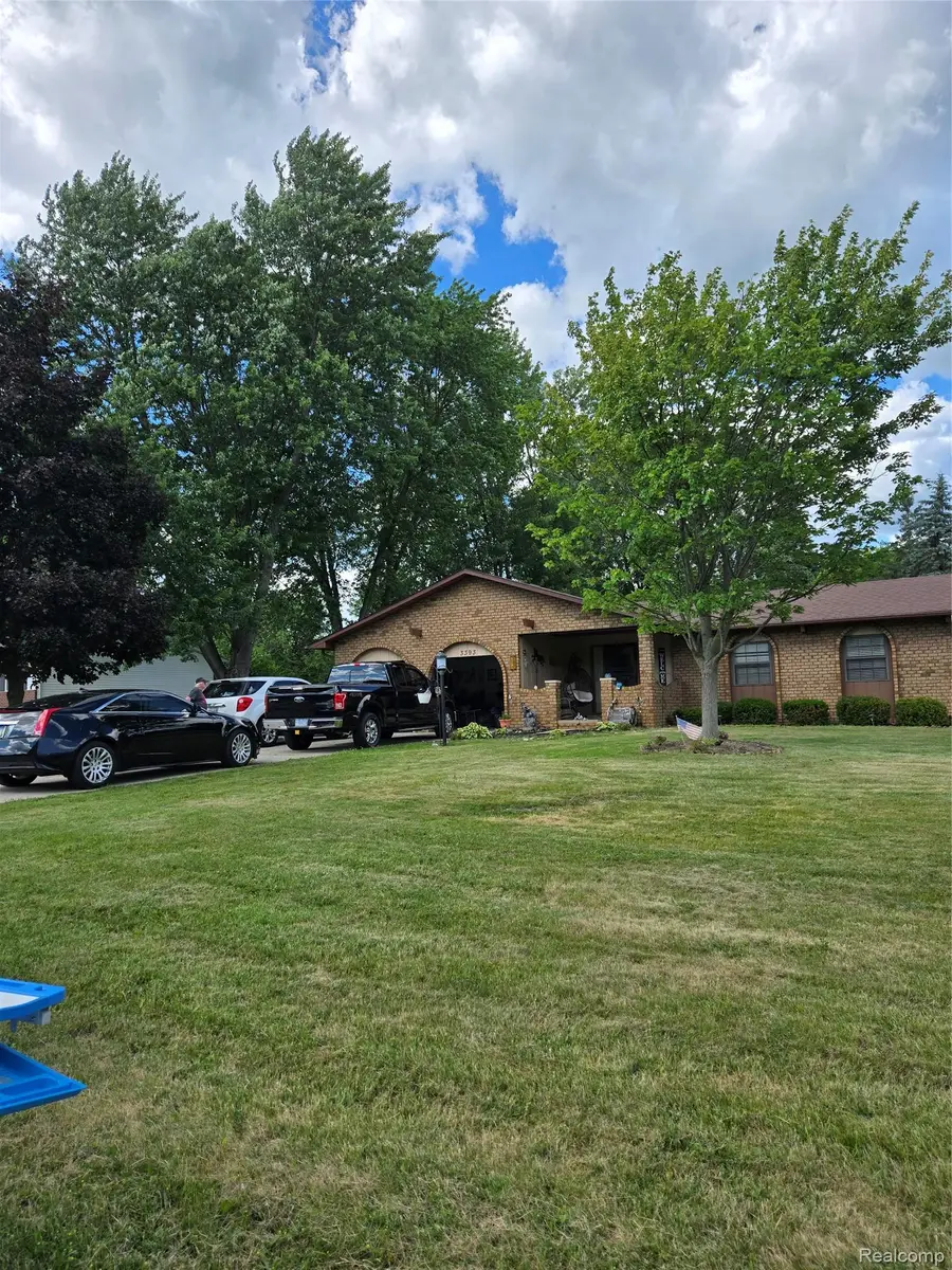 3393 Brenthill Drive, Grand Blanc, MI 48439 - #3