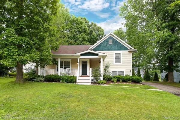 411 Springwell Lane, Howell, MI 48843