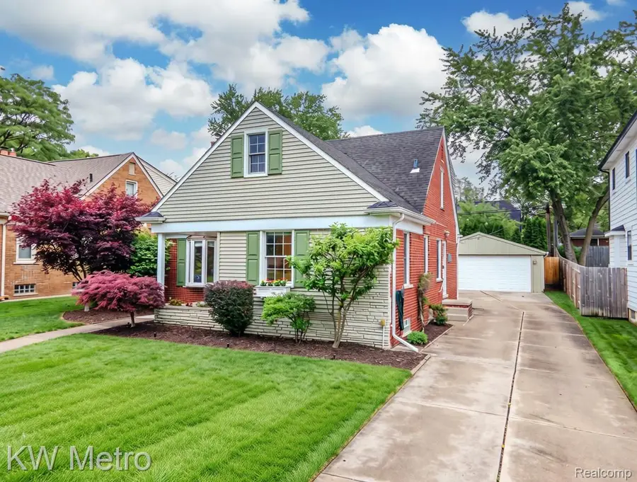 2120 Vinsetta Boulevard, Royal Oak, MI 48073 - #2