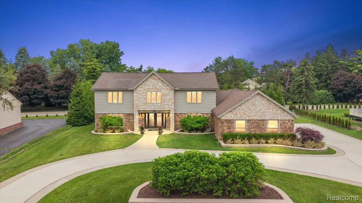 2118 Coach Way Court, West Bloomfield, MI 48302 - #1