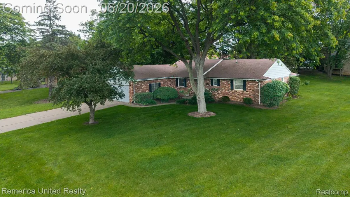 2223 Strader Drive, West Bloomfield, MI 48324 - #1