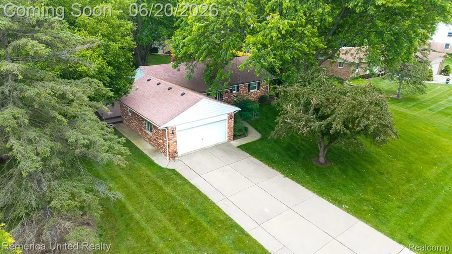 2223 Strader Drive, West Bloomfield, MI 48324 - #2