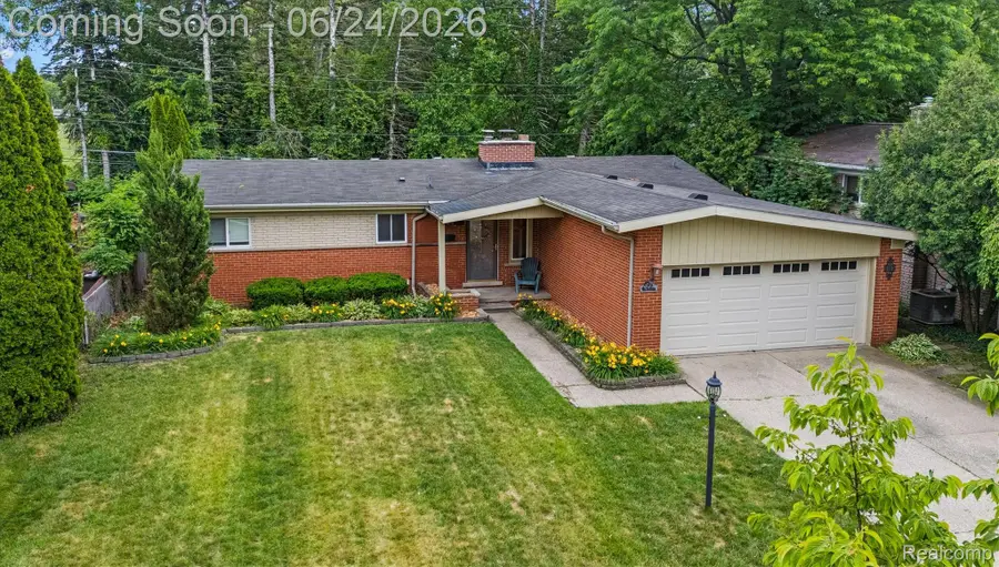 14196 Loveland Street, Livonia, MI 48154 - #2