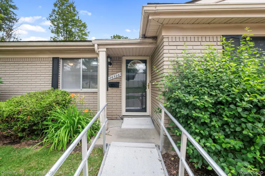26596 Franklin Pointe Drive, Southfield, MI 48034 - #3