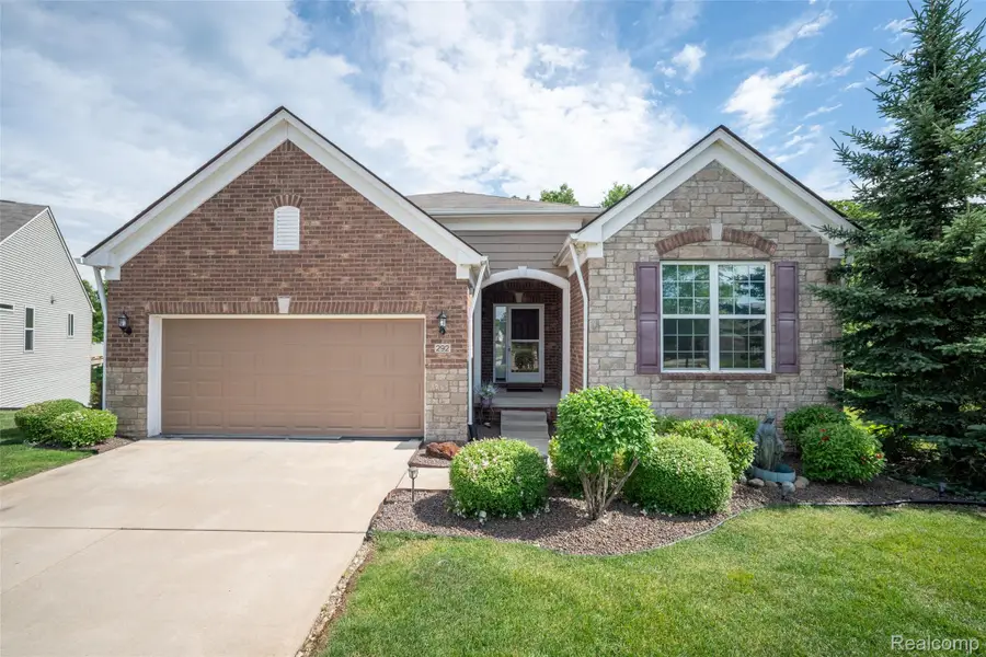 292 Bryce Court, Howell, MI 48843 - #3