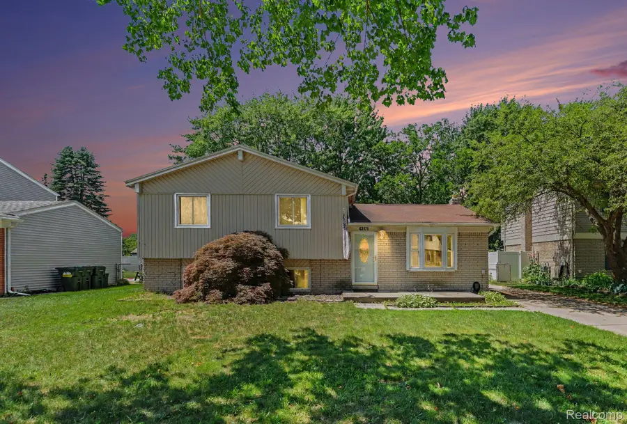 43171 Hartwick Drive, Sterling Heights, MI 48313 - #3