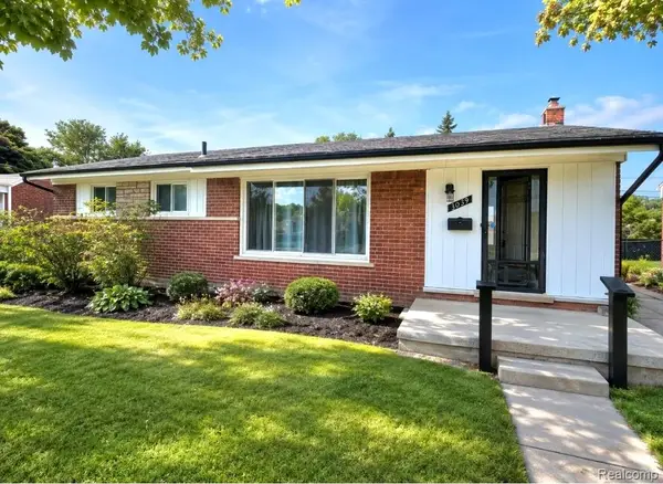 3039 Pearl Avenue, Warren, MI 48091