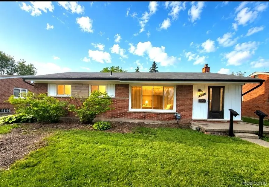 3039 Pearl Avenue, Warren, MI 48091 - #2