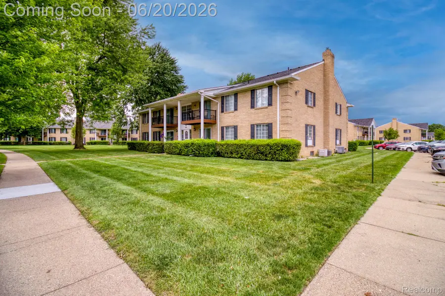11845 Ina Drive, Sterling Heights, MI 48312 - #2