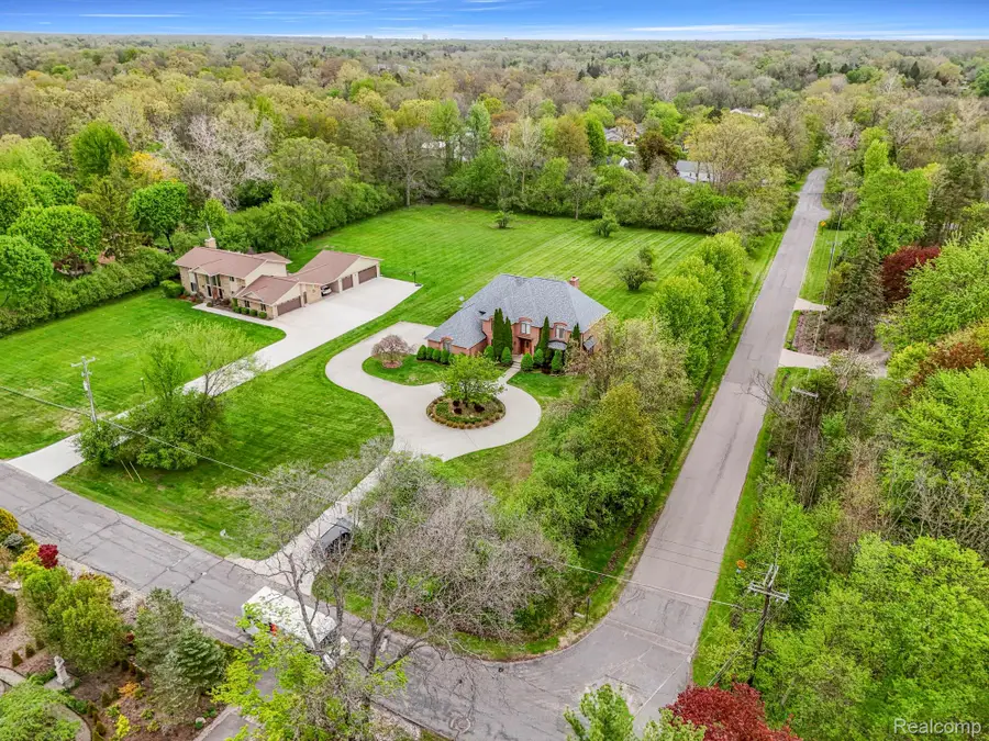 30060 Bristol Lane, Bingham Farms, MI 48025 - #2